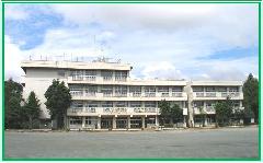 所沢市立中央中学校まで徒歩12分　教育方針は心豊かに学び合いたくましく未来を拓く生徒です！