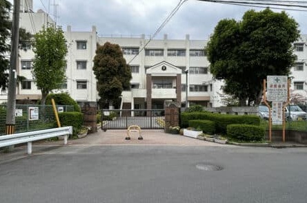 川越市立城南中学校　徒歩約5分　(約350ｍ)